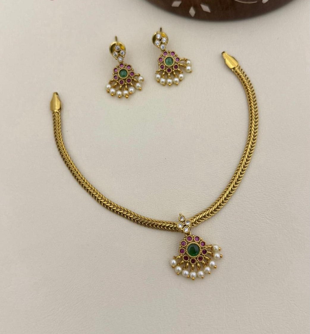 Antique Gold Imitation Traditional Jewellery Set